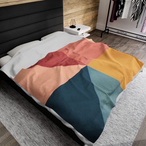 Soft Geometric Pyramid 02 - Velveteen Plush Blanket - Image 5